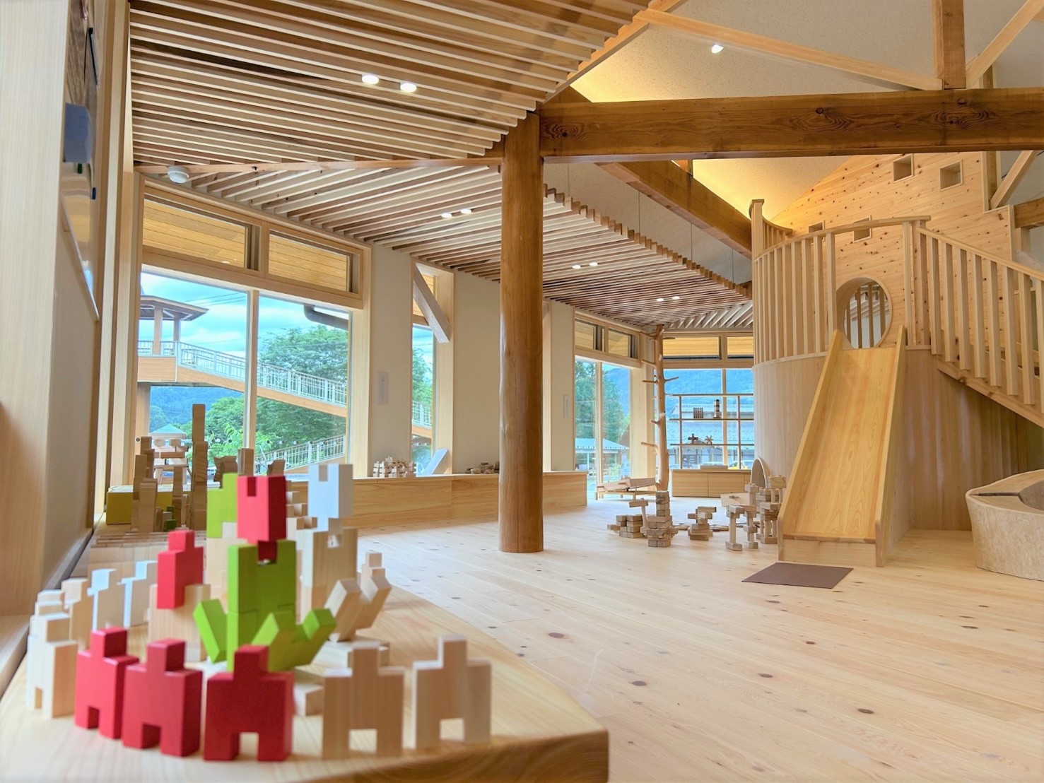 なかつがわ　森の木遊館